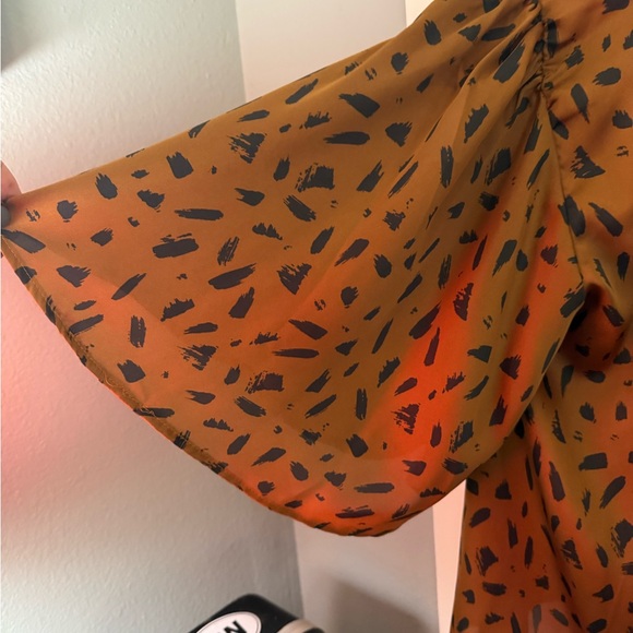 By Together Rust/Brown Patterned Blouse - Picture 5 of 6